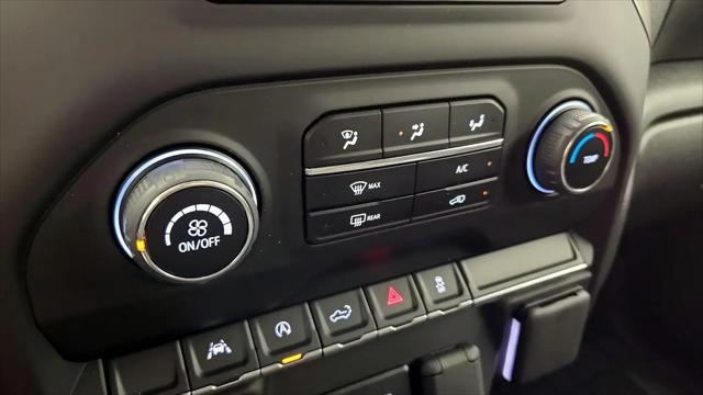 2025 Chevrolet Silverado 1500 4WD Crew Cab Short Bed Custom