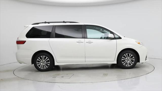 2020 Toyota Sienna XLE