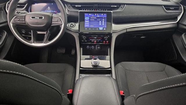 2023 Jeep Grand Cherokee Laredo 4x4