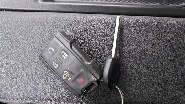 2022 Chevrolet Silverado 1500 2WD Crew Cab Short Bed Custom