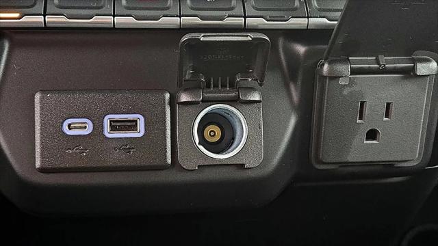 2022 Chevrolet Silverado 1500 2WD Crew Cab Short Bed Custom