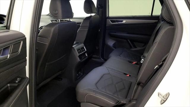 2025 Volkswagen Atlas Cross Sport 2.0T SE w/Technology