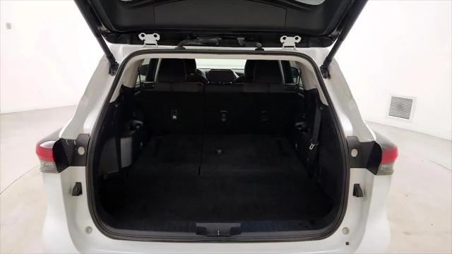 2024 Toyota Highlander LE