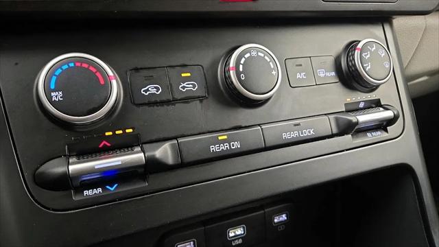 2024 Kia Carnival MPV LX Seat Package