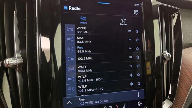 2023 Volvo XC60 B5 Plus Bright Theme