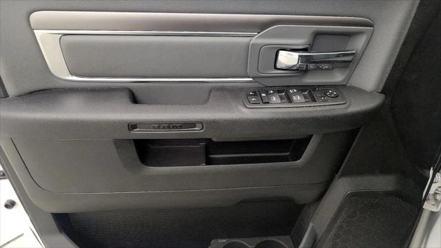 2022 Ram 1500 Classic SLT Crew Cab 4x4 5'7" Box