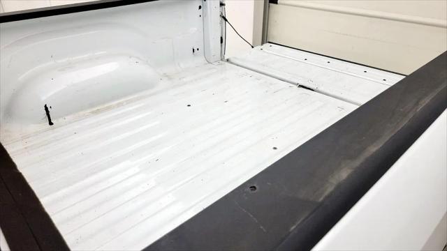 2022 Ram 1500 Classic SLT Crew Cab 4x4 5'7" Box