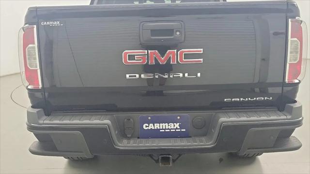 2022 GMC Canyon 4WD Crew Cab Short Box Denali
