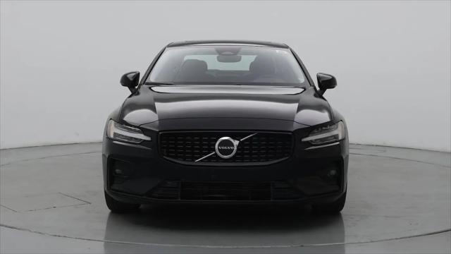 2024 Volvo S60 B5 Core Dark Theme