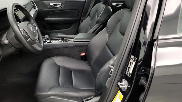 2024 Volvo S60 B5 Core Dark Theme