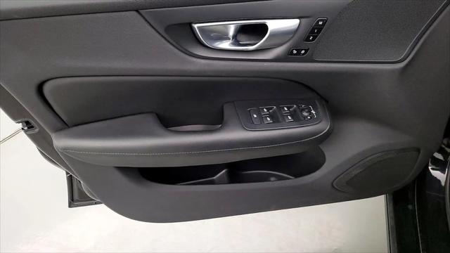 2024 Volvo S60 B5 Core Dark Theme
