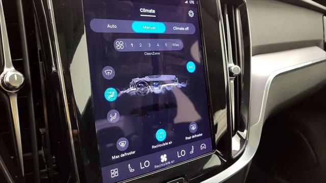 2024 Volvo S60 B5 Core Dark Theme