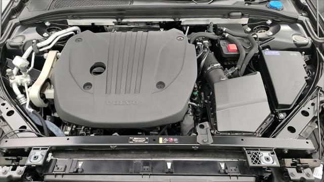 2024 Volvo S60 B5 Core Dark Theme