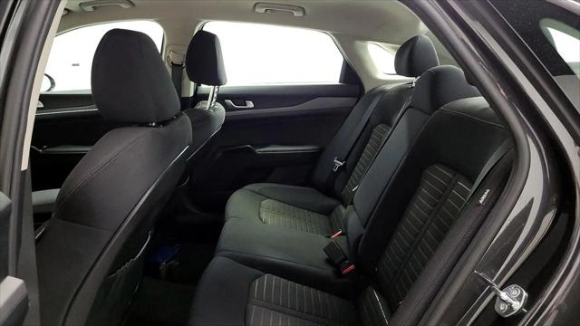 2025 Kia K5 LXS