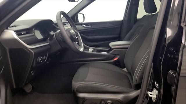 2024 Jeep Grand Cherokee Laredo X 4x4