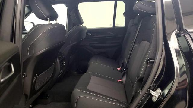 2024 Jeep Grand Cherokee Laredo X 4x4
