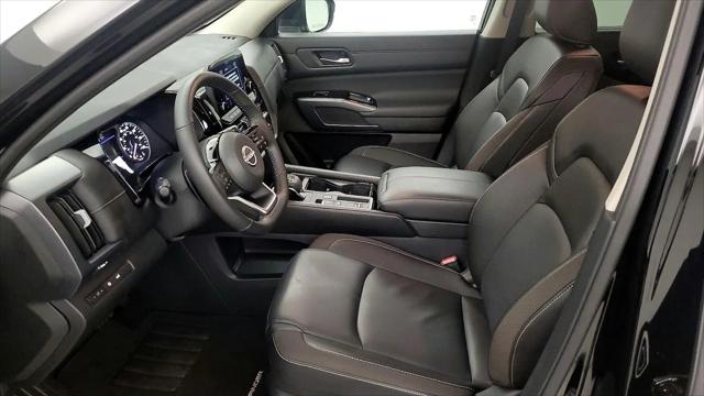 2025 Nissan Pathfinder SL FWD