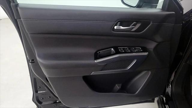 2025 Nissan Pathfinder SL FWD