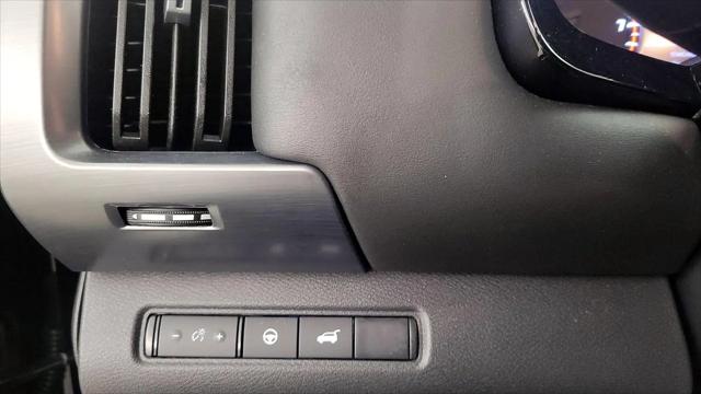 2025 Nissan Pathfinder SL FWD