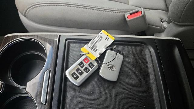 2017 Toyota Sienna XLE 8 Passenger