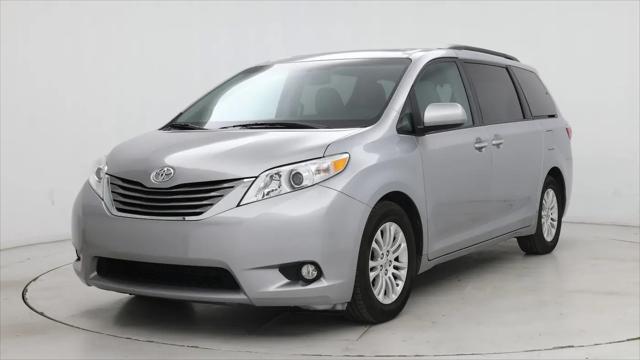 2017 Toyota Sienna XLE 8 Passenger