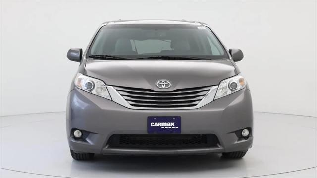 2017 Toyota Sienna XLE 8 Passenger