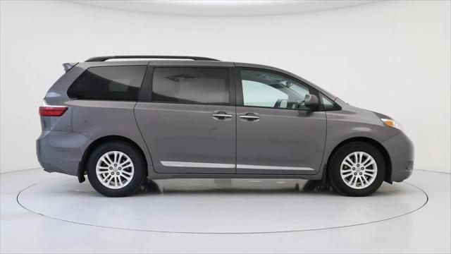 2017 Toyota Sienna XLE 8 Passenger
