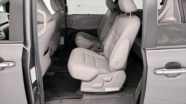 2017 Toyota Sienna XLE 8 Passenger