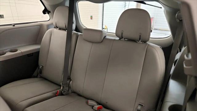 2017 Toyota Sienna XLE 8 Passenger
