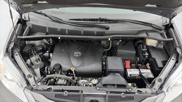 2017 Toyota Sienna XLE 8 Passenger