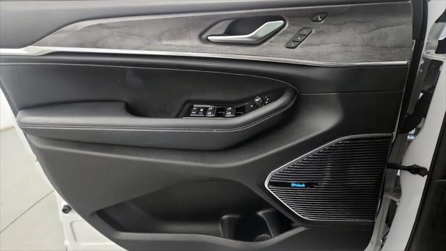 2022 Jeep Grand Cherokee L Overland 4x2