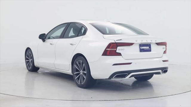 2022 Volvo S60 B5 Momentum