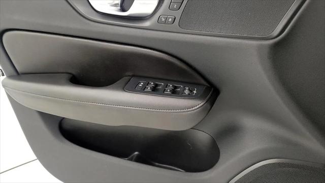 2022 Volvo S60 B5 Momentum