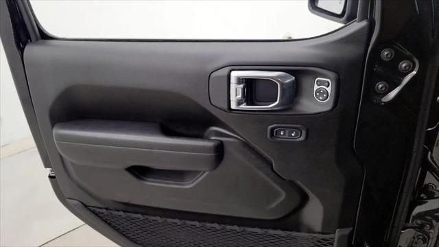 2025 Jeep Wrangler 4-Door Summit 4x4