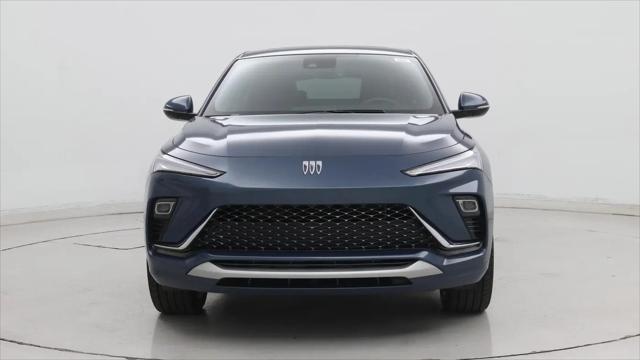 2025 Buick NV Avenir FWD