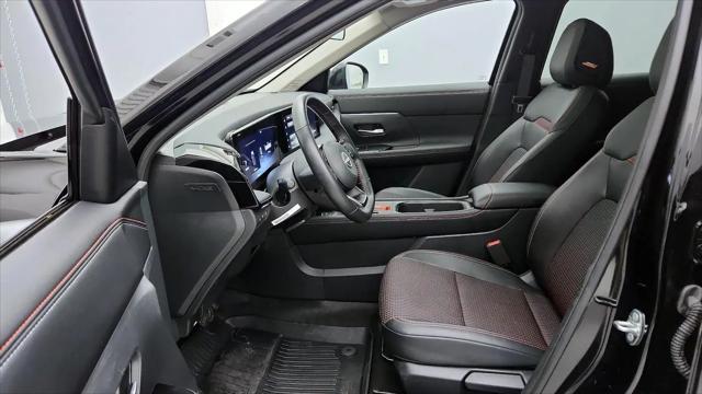 2025 Nissan Kicks SR FWD