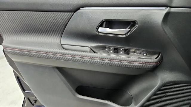 2025 Nissan Kicks SR FWD