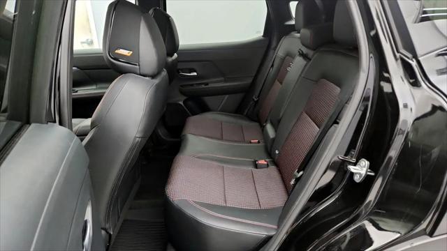 2025 Nissan Kicks SR FWD