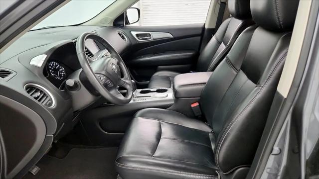 2017 Nissan Pathfinder SL