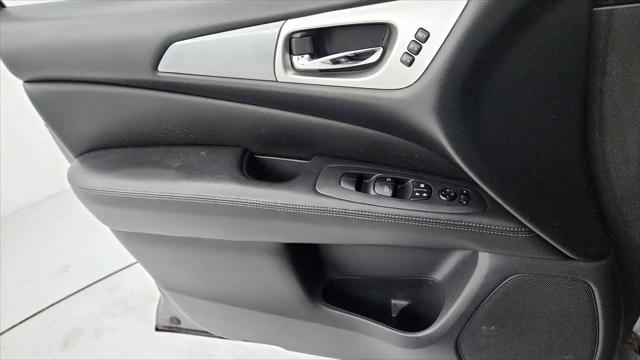 2017 Nissan Pathfinder SL