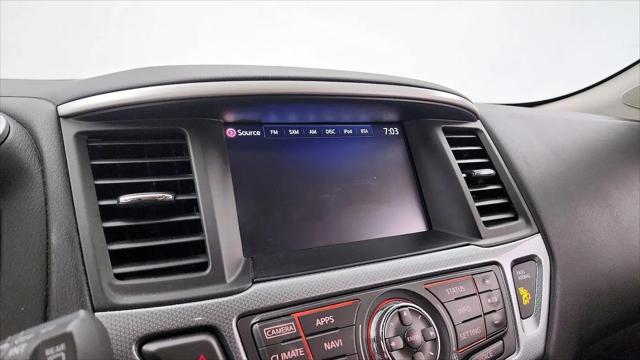 2017 Nissan Pathfinder SL