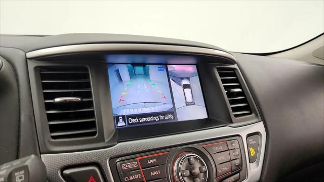 2017 Nissan Pathfinder SL