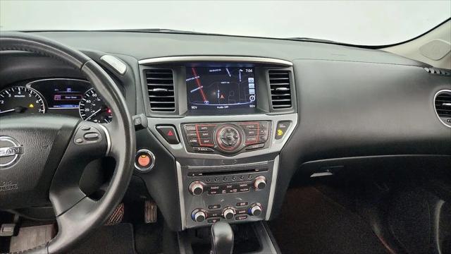 2017 Nissan Pathfinder SL