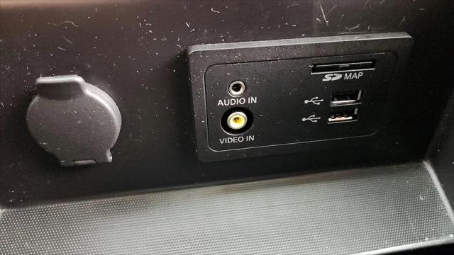 2017 Nissan Pathfinder SL