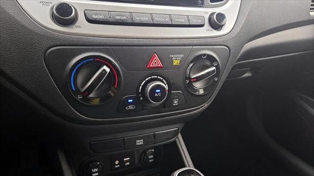 2022 Hyundai Accent SE