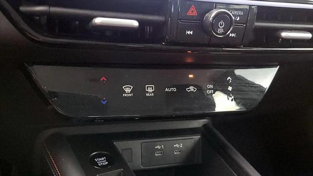 2025 Nissan Kicks SR FWD
