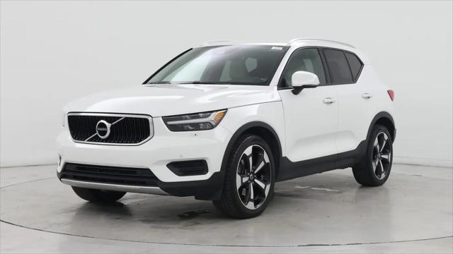 2020 Volvo XC40 T4 Momentum