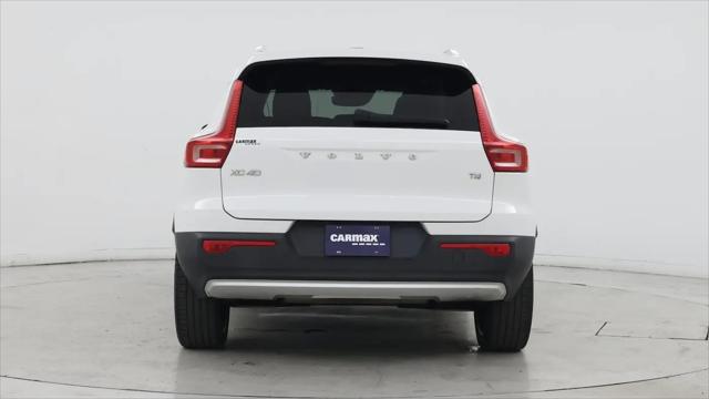 2020 Volvo XC40 T4 Momentum