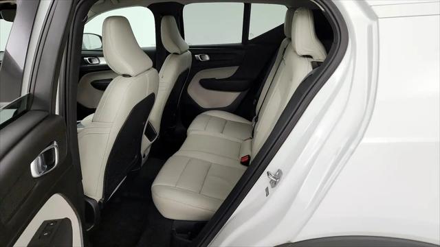 2020 Volvo XC40 T4 Momentum