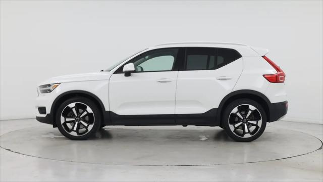 2020 Volvo XC40 T4 Momentum